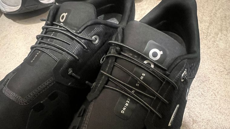 On Cloud 6 Water proof、バンジーレース、ニューバランス