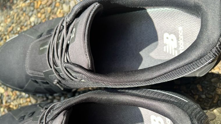 On Cloud 6 Water proof、リバウンドサポーティブインソール、ニューバランス